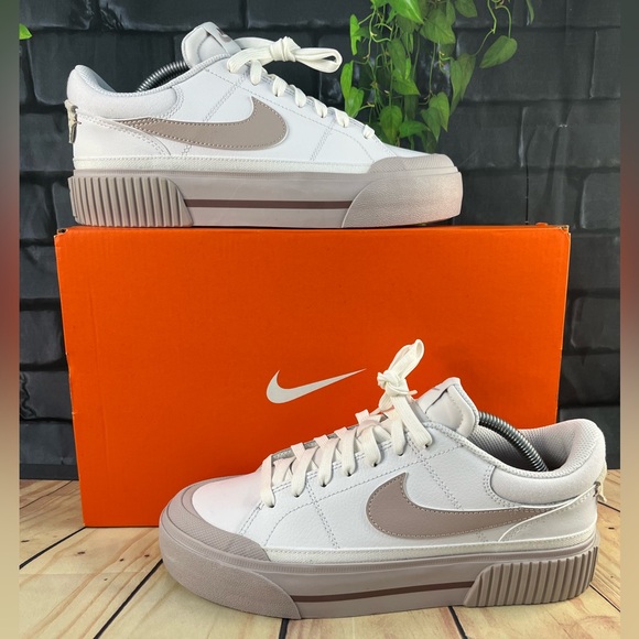 Nike Shoes - Nike Court Legacy Lift